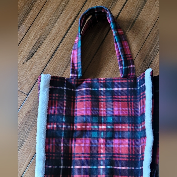 Victoria's Secret fall plaid wool fleece tote bag - Picture 2 of 3